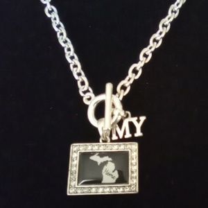 20" Silver Toned Toggle Clasp "My Home" Necklace.